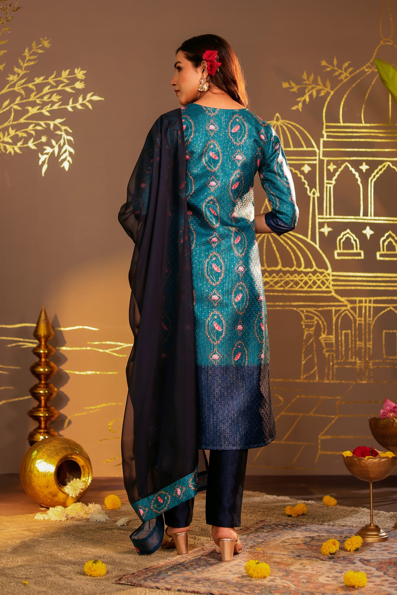 Neela Kamal Kurta Set