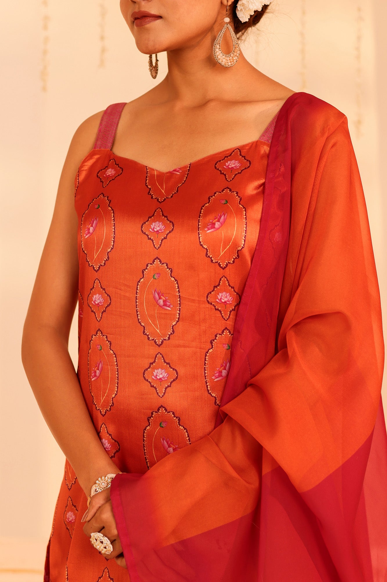 Narangi Sleeveless Kurta Set