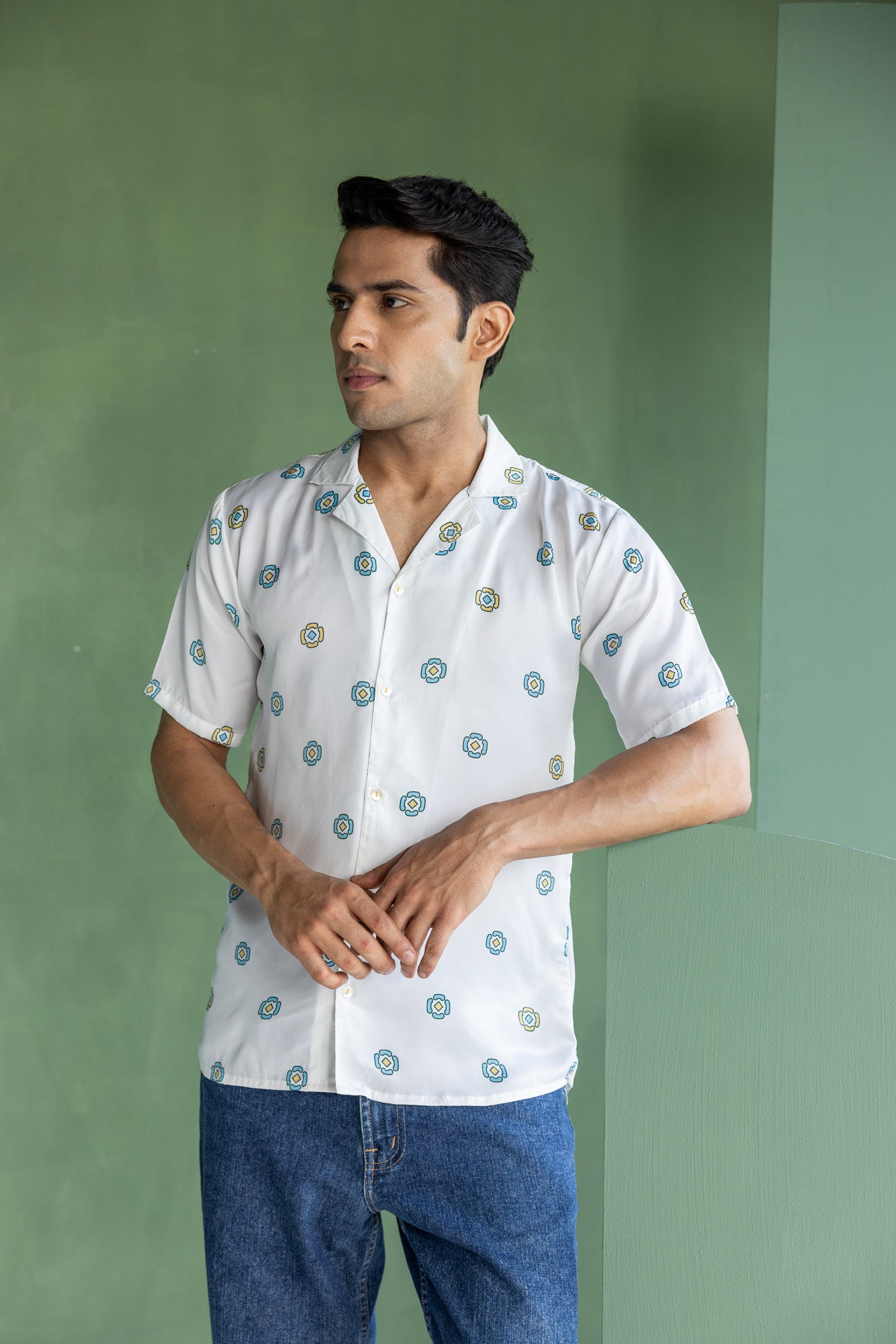 Printed Basic Shirt with Resort collar