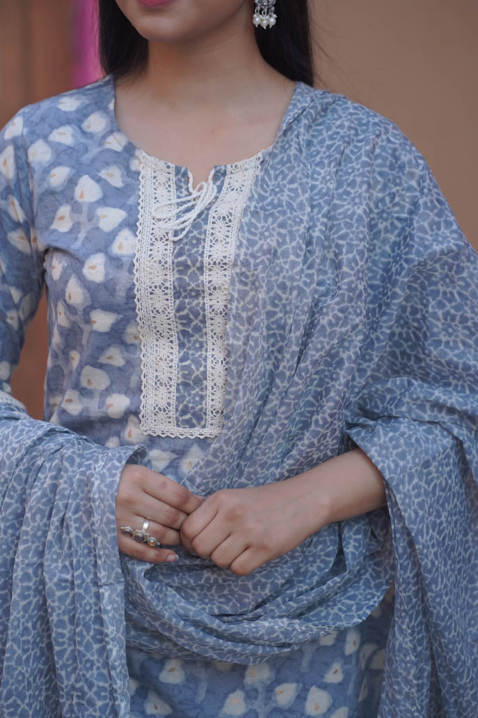 Blue Cotton Kurta Set With Embroidered Borders