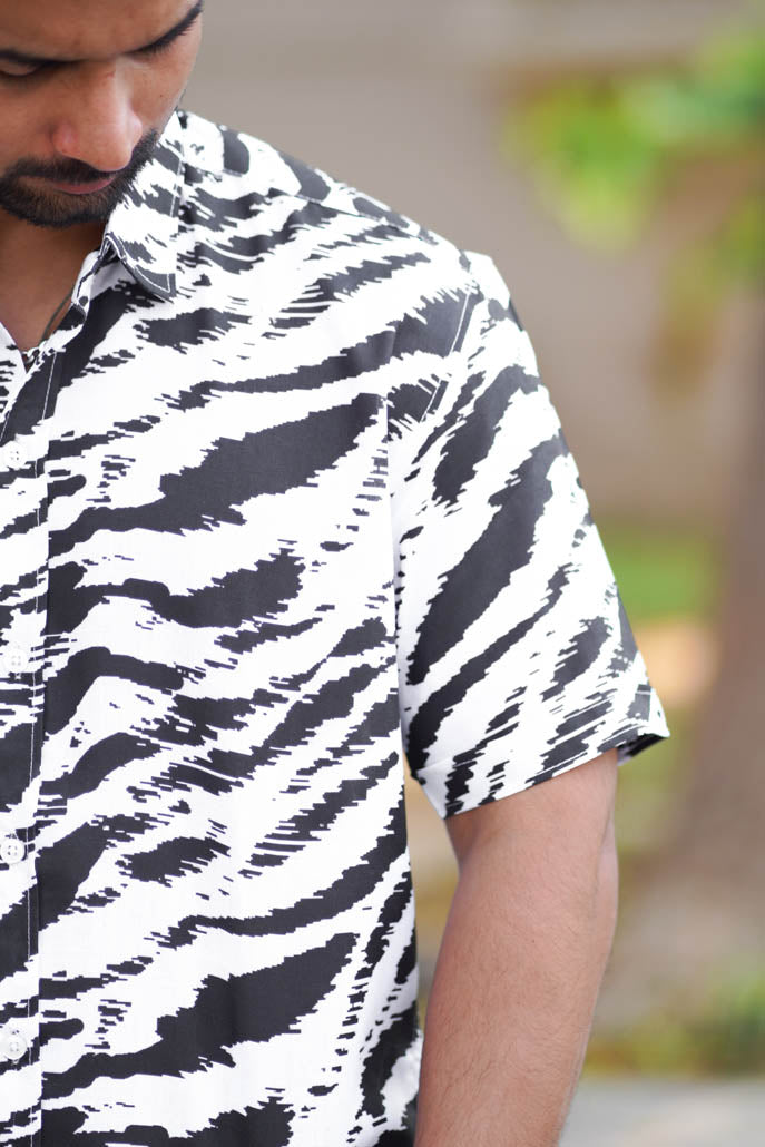 Men Zebra Print Half Shirt